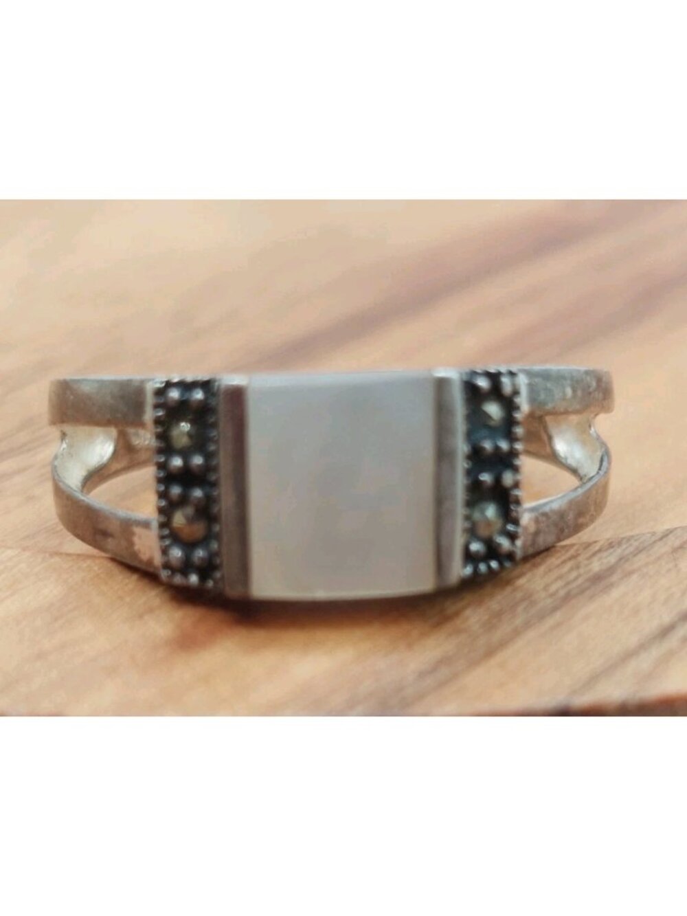 Mother of Pearl Ring Size 9 Thai Silver